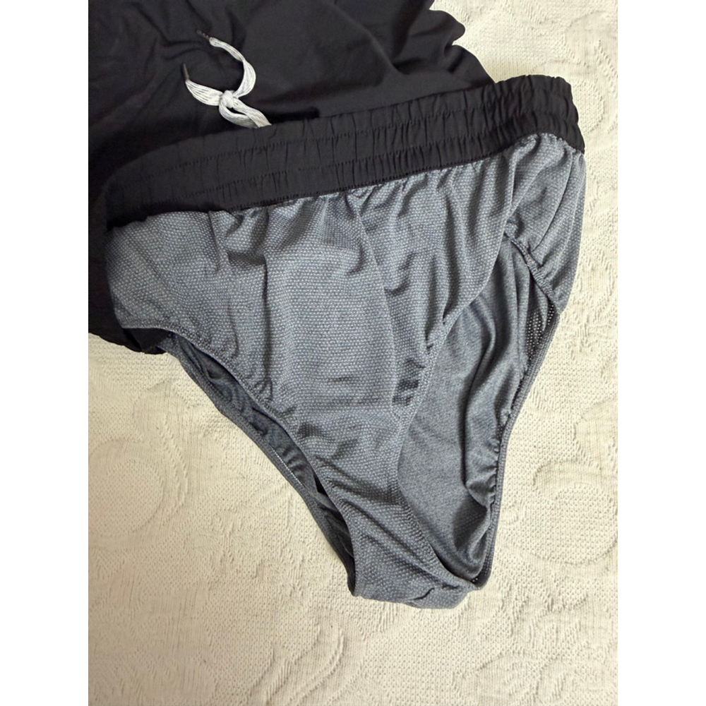 Women’s Vuori Clementine black shorts size XL - Picture 8 of 8
